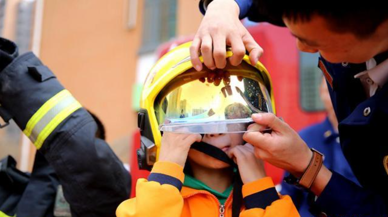 中国发布头盔“新国标” 首次纳入电动自行车乘员头盔技术要求