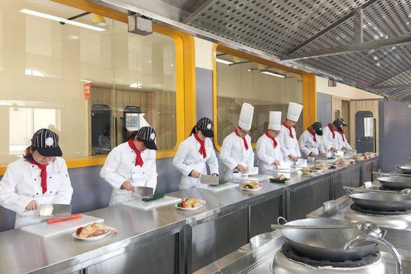 广东高标准培训厨师、技工、家政人员